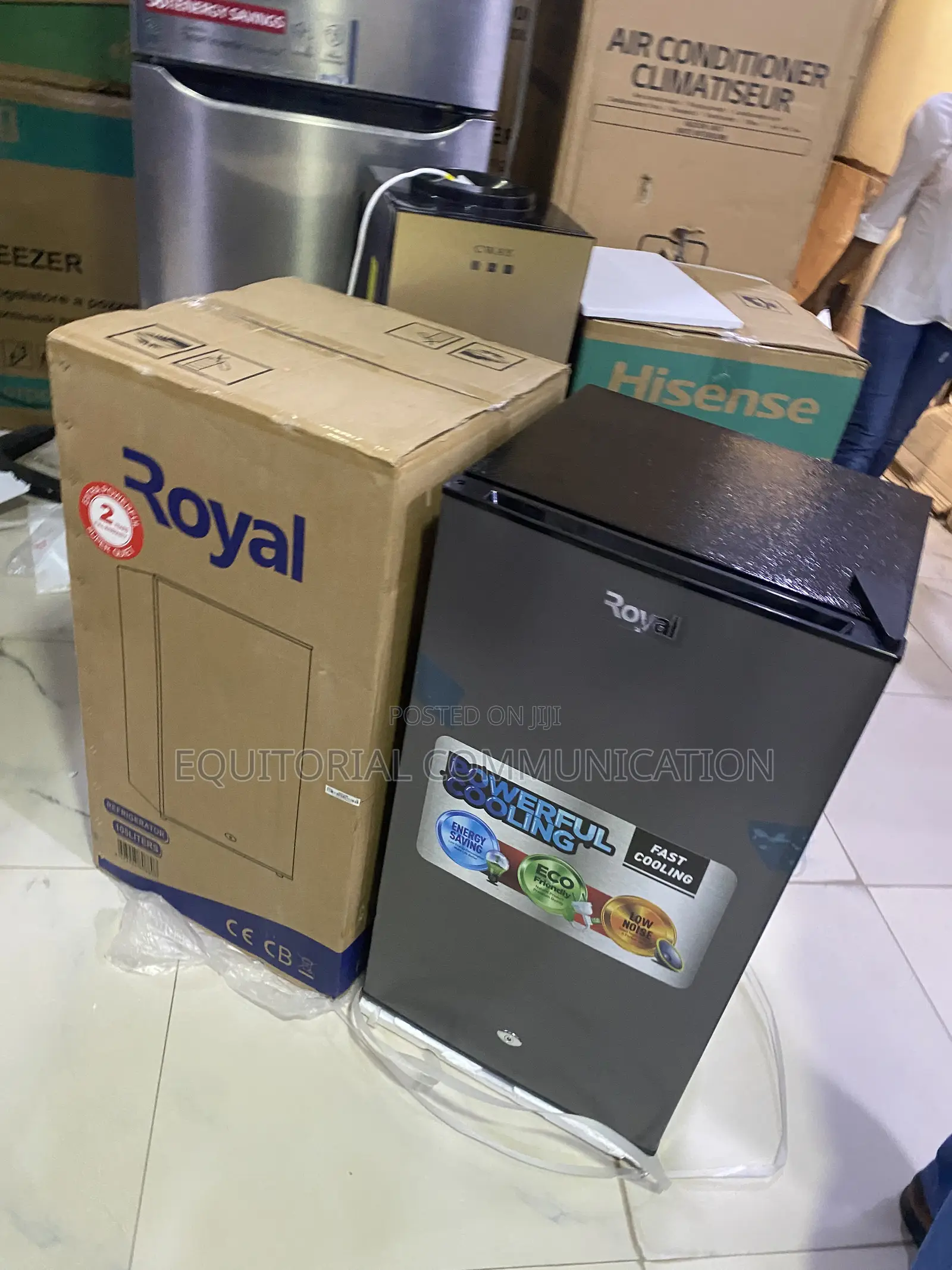 Royal 105L Compact Refrigerator Model RREF105BF