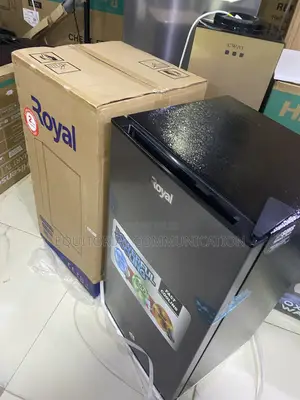 Royal RREF105BF Space-Saving 105L Refrigerator