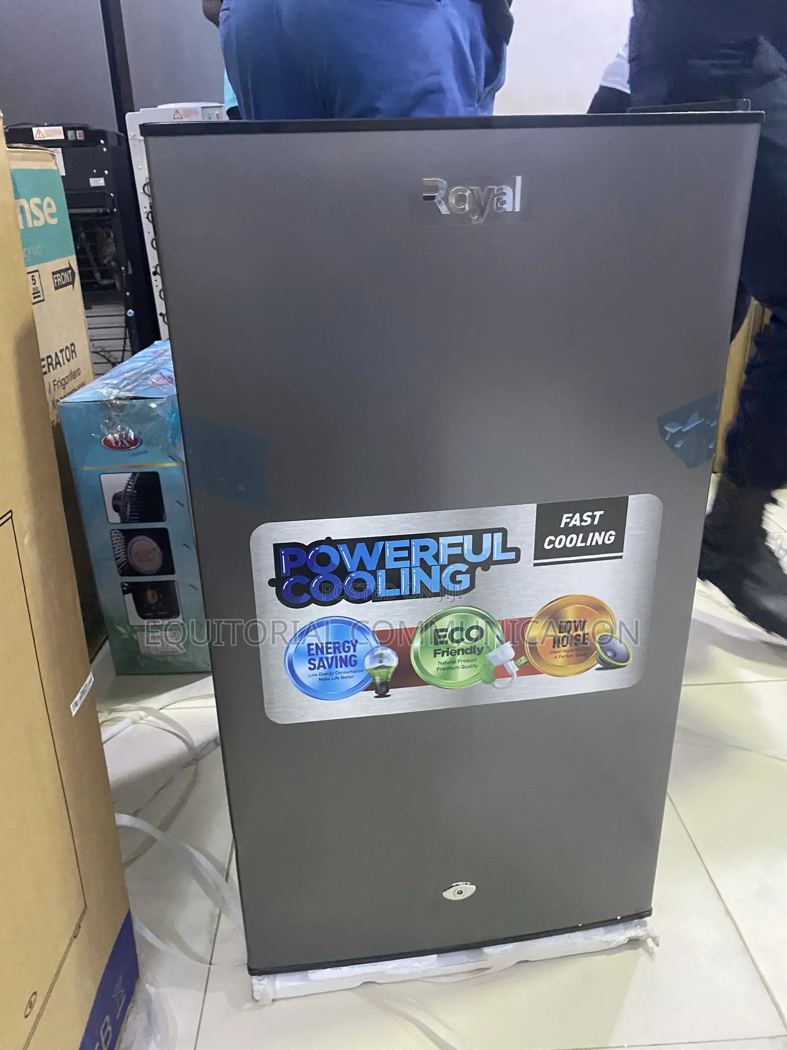Royal 105L Refrigerator for Small Household Needs