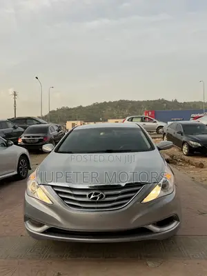Hyundai Sonata SE Sedan FWD (2.4L 4cyl 6A) 2013 Gray