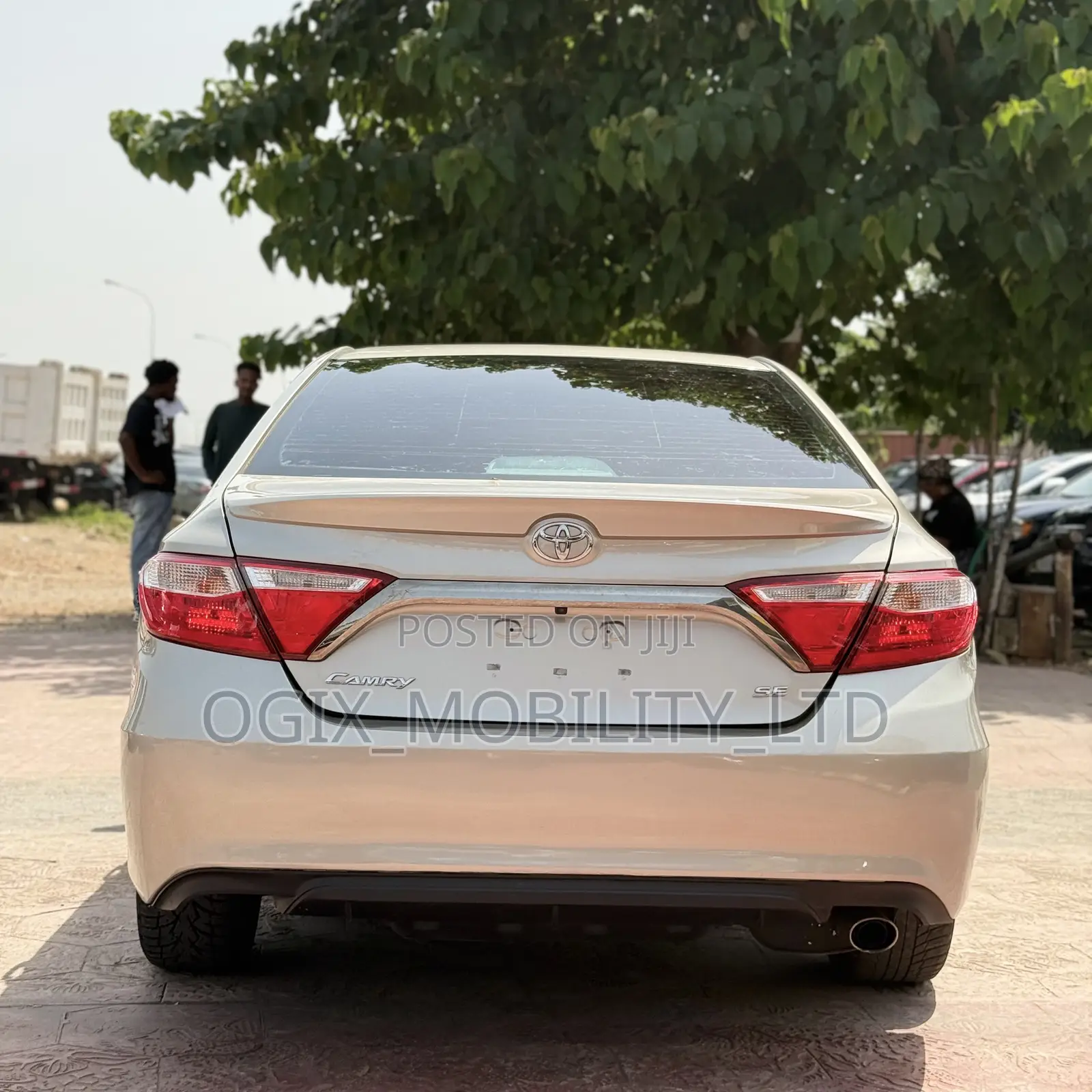 Toyota Camry 2016 Gold