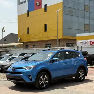 Toyota RAV4 XLE 4dr SUV (2.5L 4cyl 6A) 2018 Blue