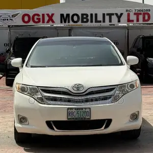 Toyota Venza V6 AWD 2010 White