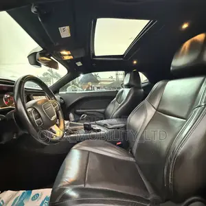 Dodge Challenger 2017 White
