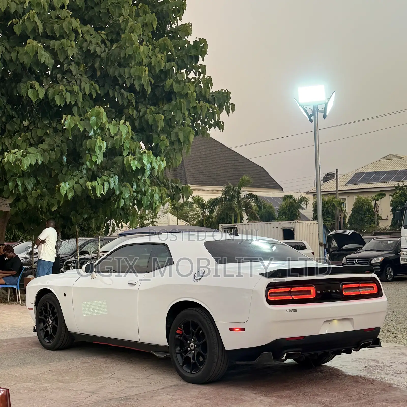 Dodge Challenger 2017 White