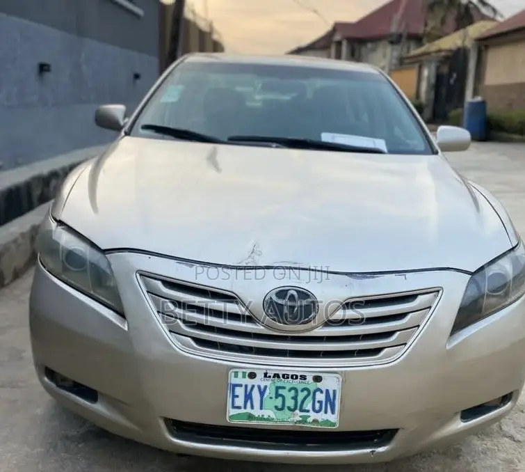 Toyota Camry 2009 Gold