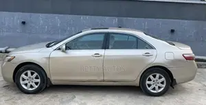 Toyota Camry 2009 Gold