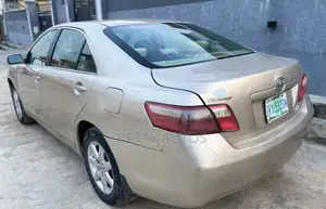 Toyota Camry 2009 Gold