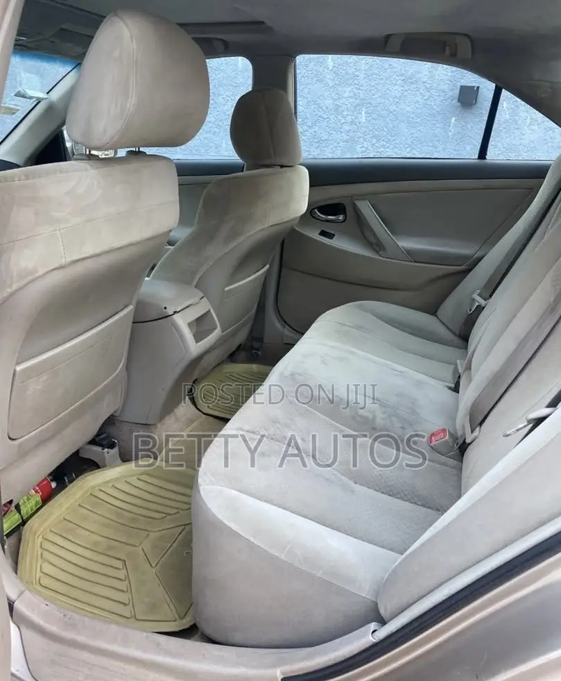 Toyota Camry 2009 Gold