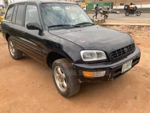 Toyota RAV4 Automatic 2000 Black