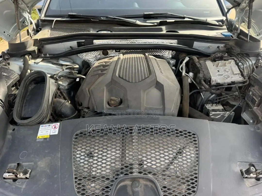 Porsche Macan 2024