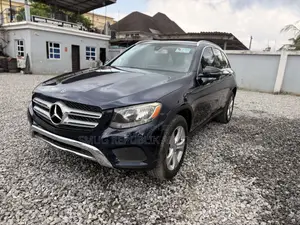 Mercedes-Benz GLC-Class 2016 Blue