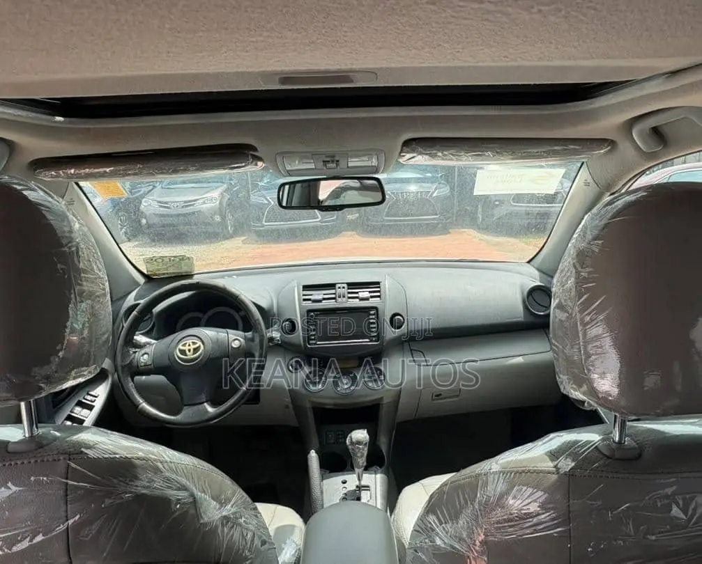 Toyota RAV4 2011 White