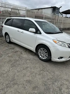 Toyota Sienna 2015 White
