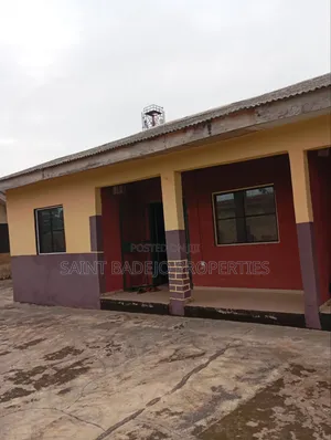 2bdrm Block of Flats in White-House Area., Gberigbe for rent