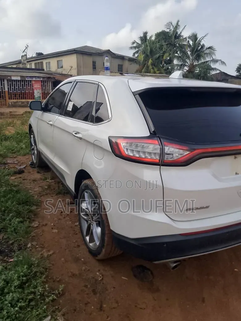Ford Edge SE 4dr AWD 2017 White