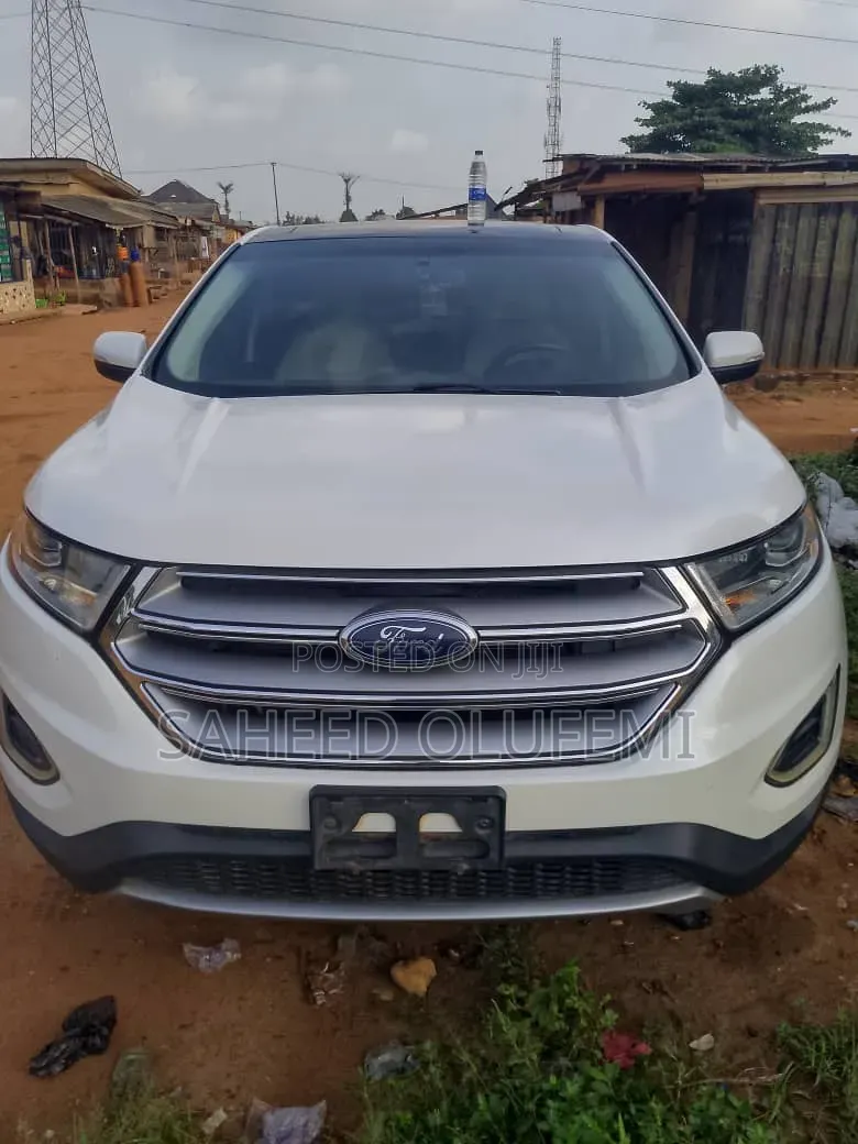 Ford Edge SE 4dr AWD 2017 White