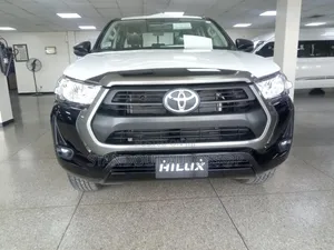 New Toyota Hilux 2026 Black