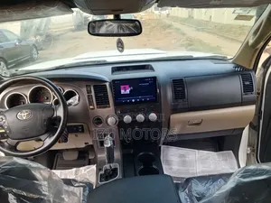 Toyota Tundra 2012 White