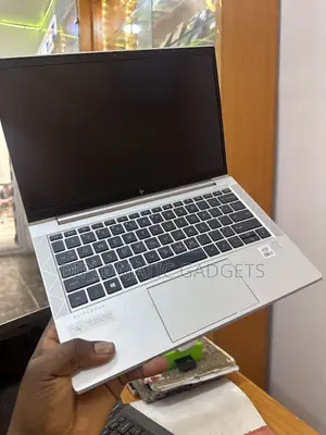 Laptop HP EliteBook 830 G7 8GB Intel Core i7 SSD 256GB
