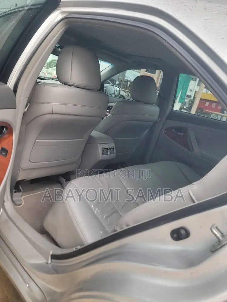 Toyota Camry 2010 Silver