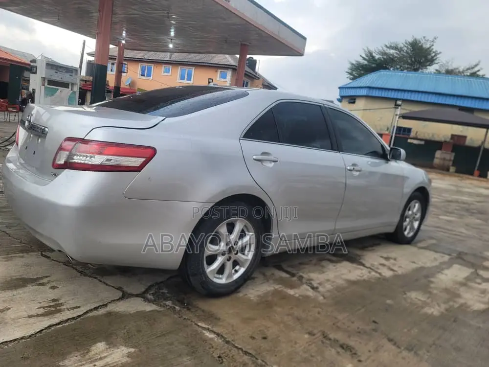 Toyota Camry 2010 Silver