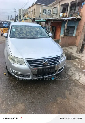 Volkswagen Passat 2009 Silver