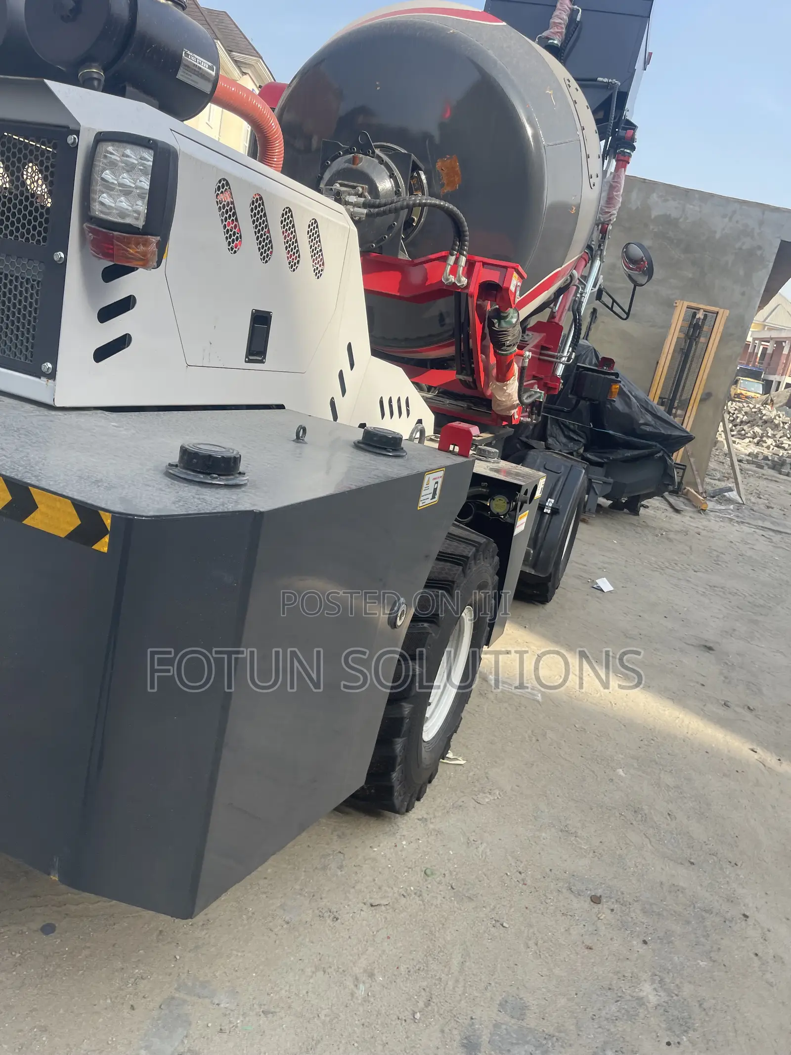 Self Load Mobile Mixer