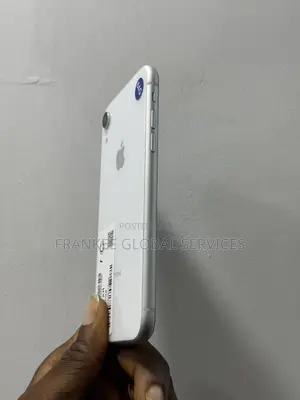 Apple iPhone XR 64 GB White