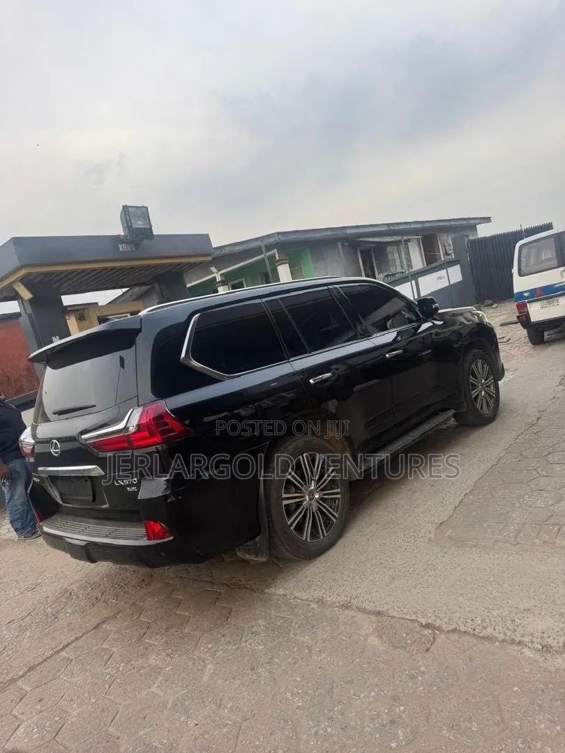 Lexus LX 2019 Black