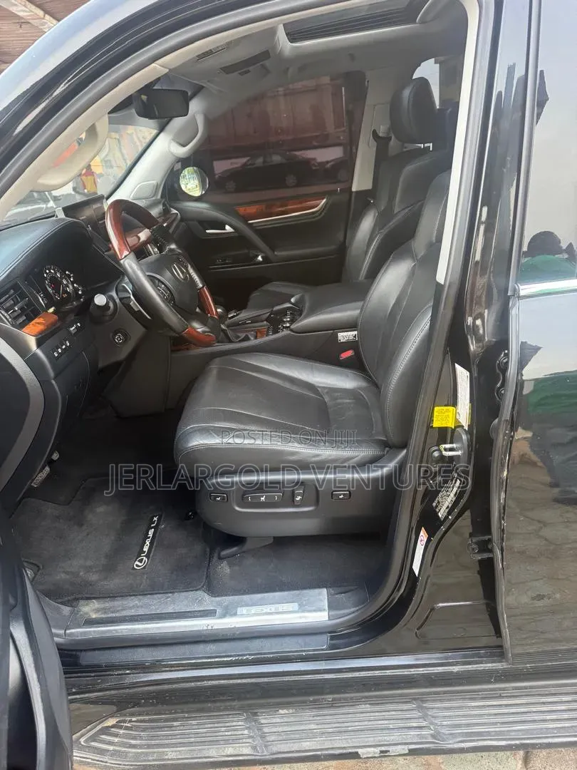Lexus LX 2019 Black