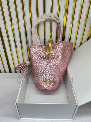 Luxury Women’s Handbag – Premium Quality & Classy Style