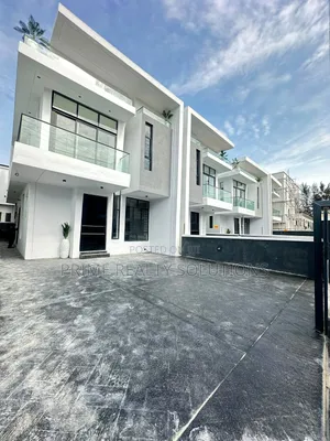 4bdrm Duplex in Ikota for sale