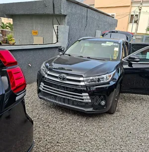 Toyota Highlander 2016 Black