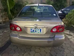 Toyota Corolla 2006 Gold
