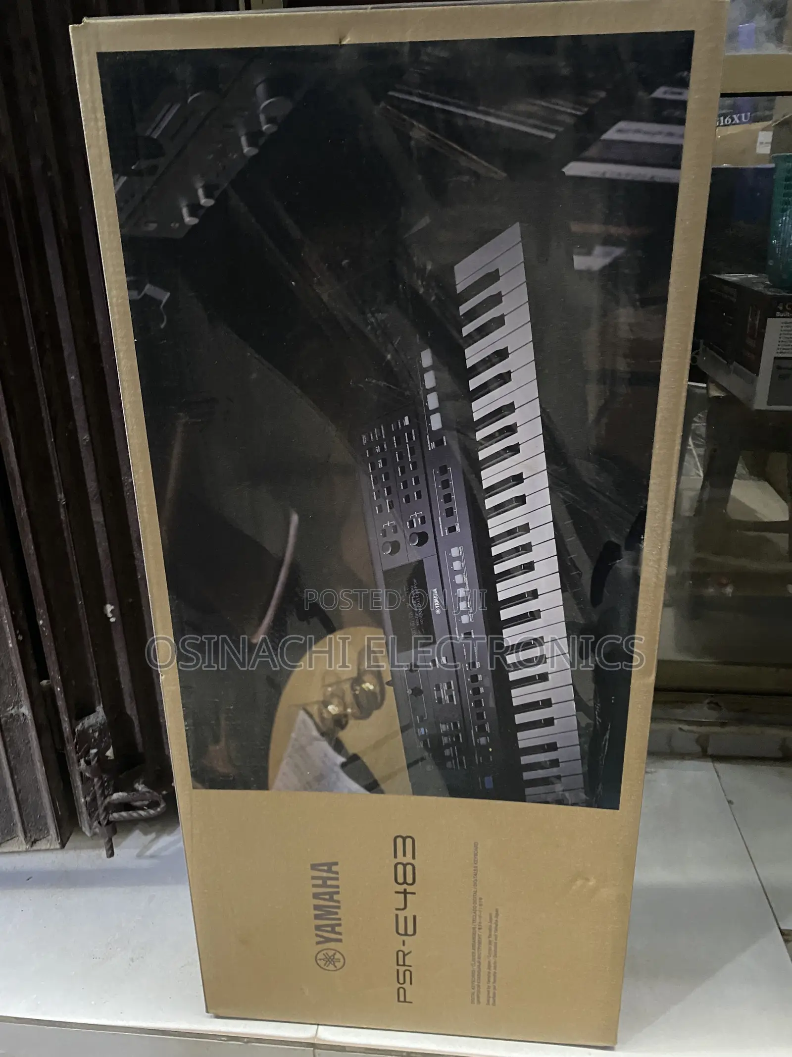 PSR E483 Keyboard