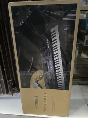 PSR E483 Keyboard
