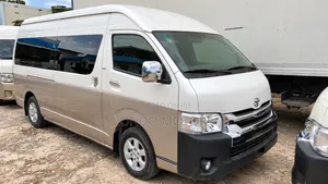 Toyota HiAce 2017 White