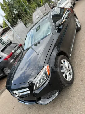 Mercedes-Benz C300 Luxury 4dr AWD 4Matic Sedan (2.0L 4cyl 7A) 2015