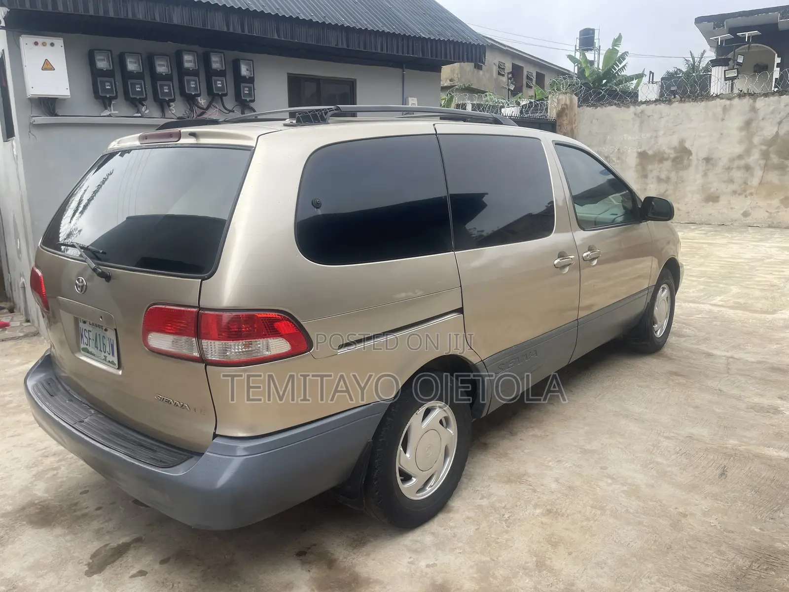 Toyota Sienna 2002 Gold