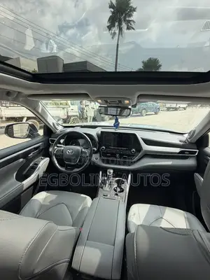 Toyota Highlander Platinum 2021 Silver