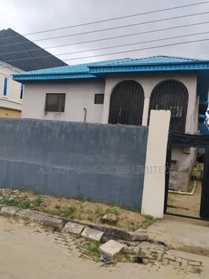 6bdrm Duplex in Gloryland Estate Ago for sale