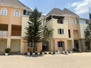 3bdrm Duplex in Utako for sale