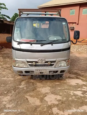 Toyota Dyna 2006 Silver