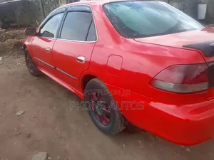 Honda Accord 2000 Red