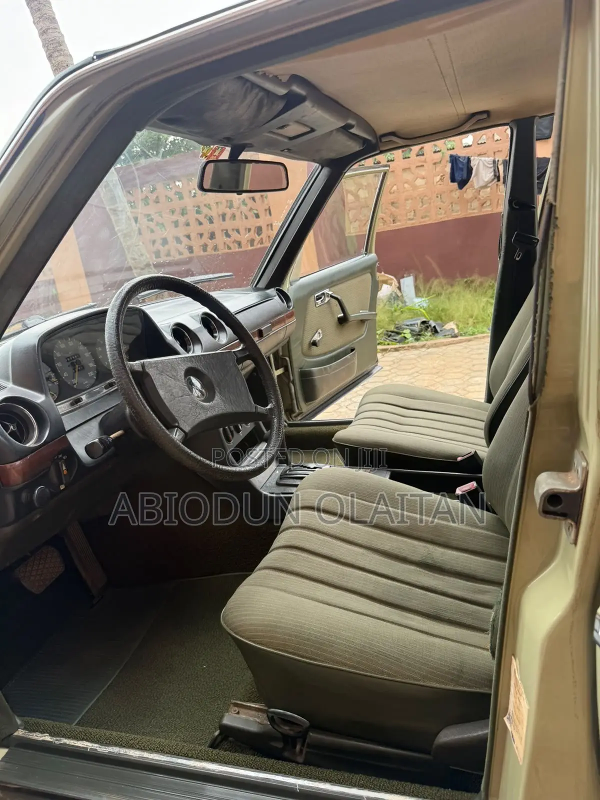 Mercedes-Benz 230E 1982 Green