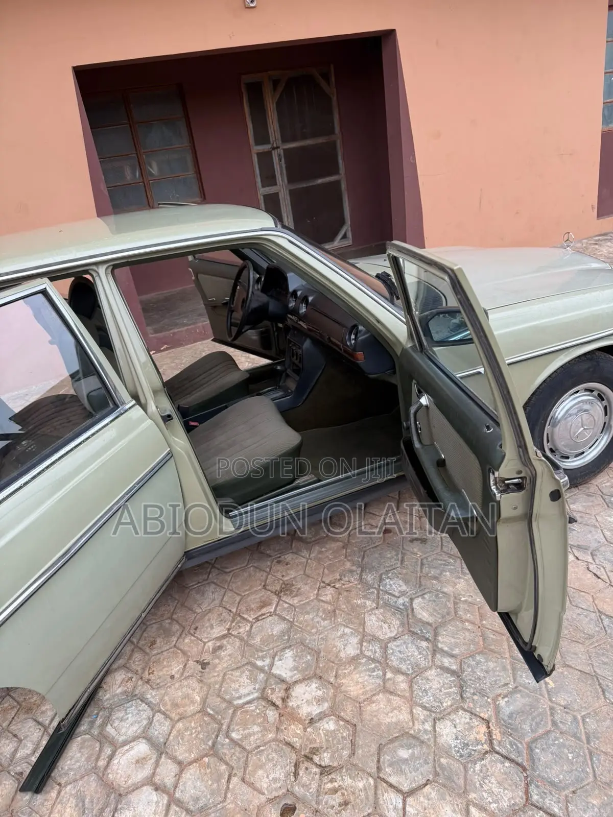 Mercedes-Benz 230E 1982 Green
