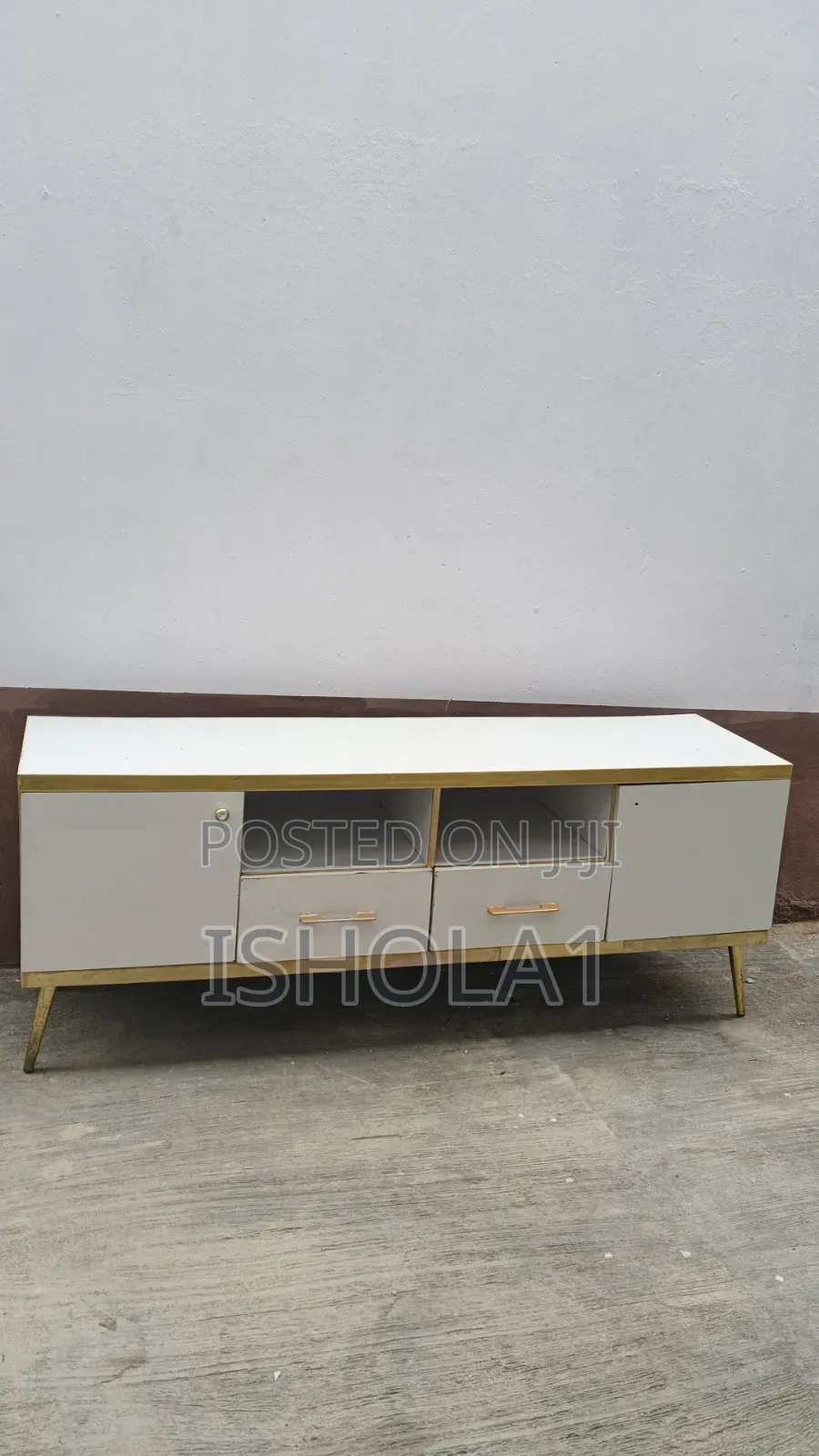 TV Console HDF