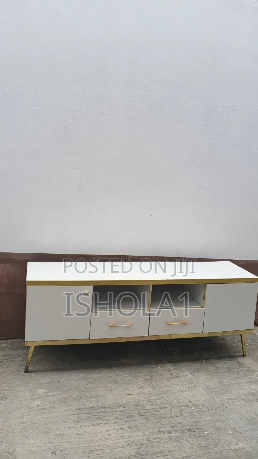 TV Console HDF