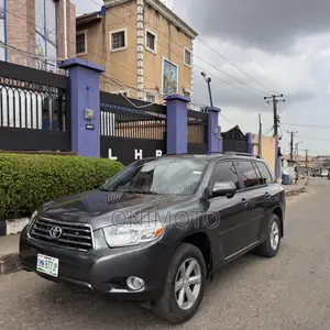 Toyota Highlander Base 2010 Gray